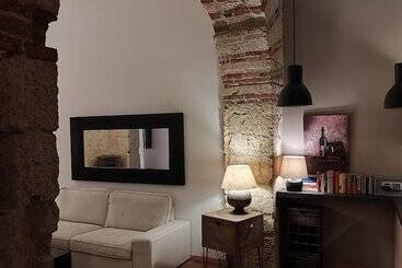 Hotel Ideal City Walk