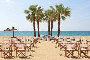 Le Meridien Ra Beach Hotel And Spa