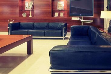 هتل Mercure Genova San Biagio