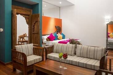 هتل Royal Palms Beach