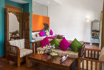 هتل Royal Palms Beach