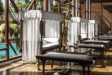 هتل Royal Palms Beach