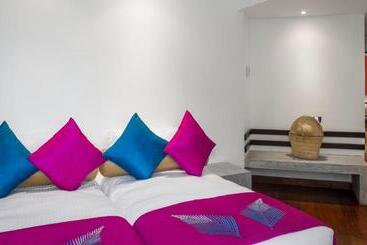 هتل Royal Palms Beach