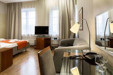 هتل Scandic Plaza Turku
