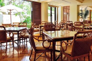 هتل The Naha Terrace