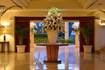 هتل The Naha Terrace