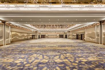 هتل The Ritz Carlton, Istanbul At The Bosphorus