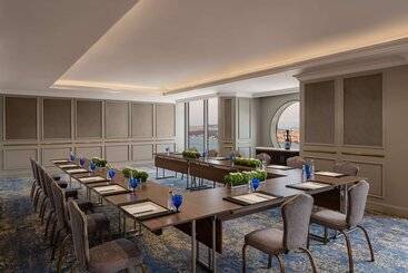 هتل The Ritz Carlton, Istanbul At The Bosphorus