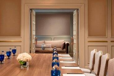 هتل The Ritz Carlton, Istanbul At The Bosphorus