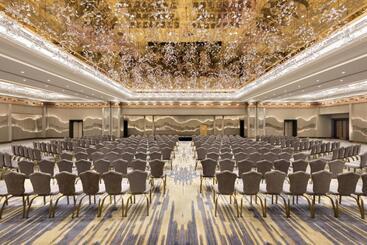 هتل The Ritz Carlton, Istanbul At The Bosphorus