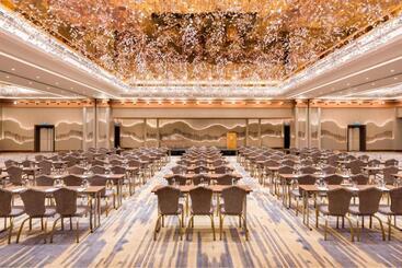هتل The Ritz Carlton, Istanbul At The Bosphorus