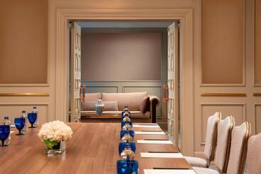 هتل The Ritz Carlton, Istanbul At The Bosphorus