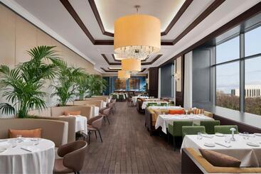 هتل The Ritz Carlton, Istanbul At The Bosphorus