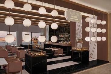 هتل The Ritz Carlton, Istanbul At The Bosphorus