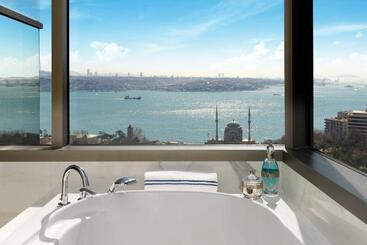 هتل The Ritz Carlton, Istanbul At The Bosphorus