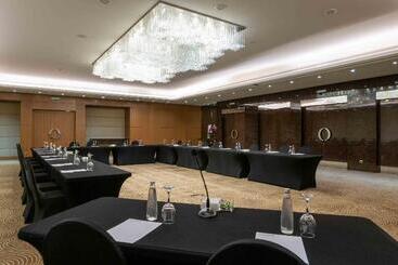 استراحتگاه Mövenpick Hotel Beirut