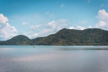 استراحتگاه The Aiyapura Koh Chang