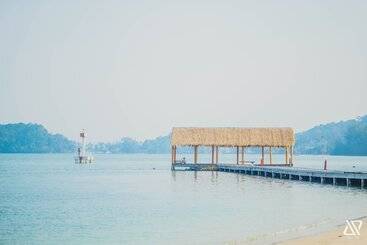 استراحتگاه The Aiyapura Koh Chang