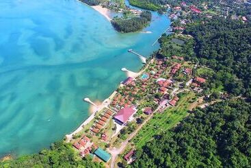 استراحتگاه The Aiyapura Koh Chang