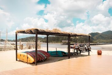 استراحتگاه The Aiyapura Koh Chang