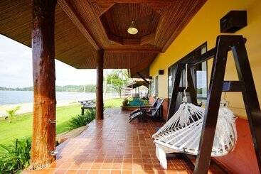استراحتگاه The Aiyapura Koh Chang
