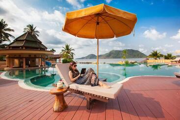 استراحتگاه The Aiyapura Koh Chang