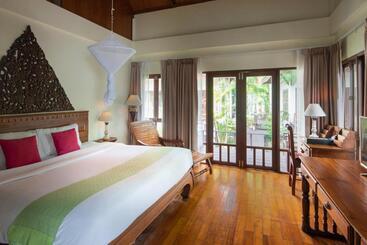 Royal Lanta Resort & Spa