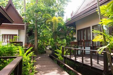 Royal Lanta Resort & Spa