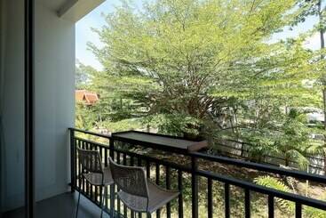 Royal Lanta Resort & Spa
