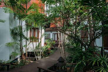 Royal Lanta Resort & Spa