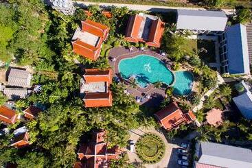 Royal Lanta Resort & Spa