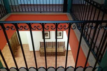 Y Apartamentos La Casa Rural