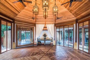 Zazen Boutique Resort & Spa Sha Plus