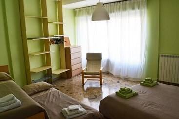 تختخواب و صبحانه La Casa Di Adua