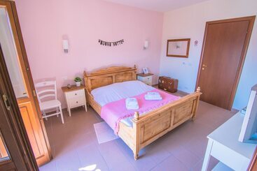 تختخواب و صبحانه La Vecchia Valigia