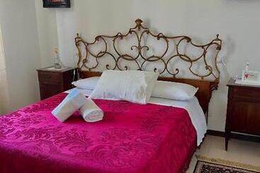تختخواب و صبحانه Villa Francesca Luxury