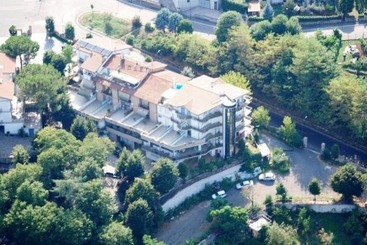 هتل Cremona