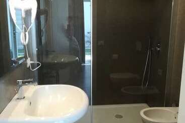 پانسیون Garda Guest House