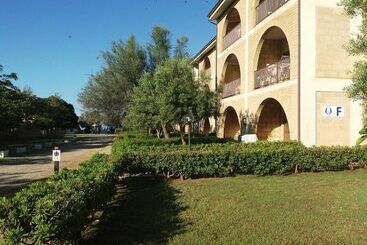 اقامتگاه Capo Rizzuto Resort