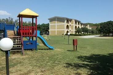 اقامتگاه Capo Rizzuto Resort