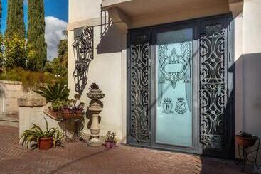 تختخواب و صبحانه Villa Nicolaci   Liberty Suites
