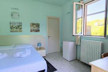 تختخواب و صبحانه Edera Rooms And Apartment