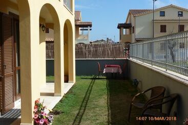 تختخواب و صبحانه Emozioni D Estate