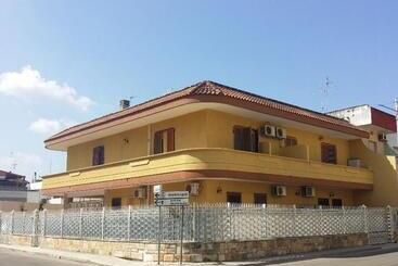 تختخواب و صبحانه Villa Felice