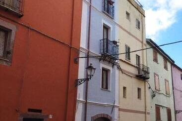 Bomarosa B&b