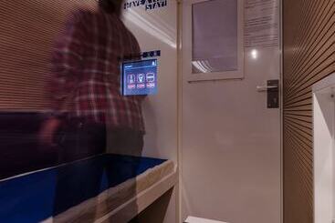 هتل Resting Pods Zzzleepandgo Mxp Airport