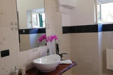 پانسیون Agorà Suites & Apartments