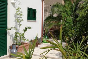 پانسیون Agorà Suites & Apartments