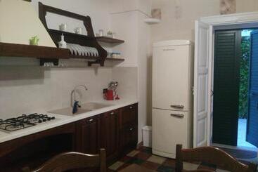 پانسیون Agorà Suites & Apartments