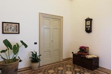 پانسیون Agorà Suites & Apartments